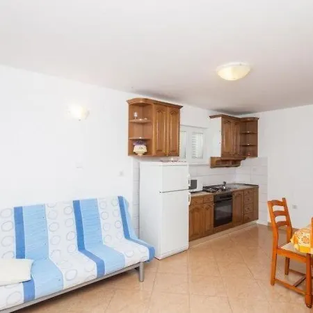 Mladenka- Two Bedroom With Terrace And Garden View *