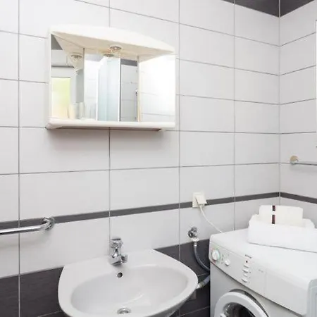 Apartment Mladenka- Two Bedroom With Terrace And Garden View *
