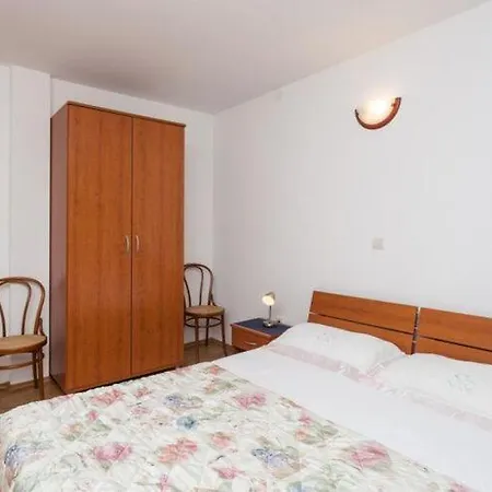 Mladenka- Two Bedroom With Terrace And Garden View Orebić