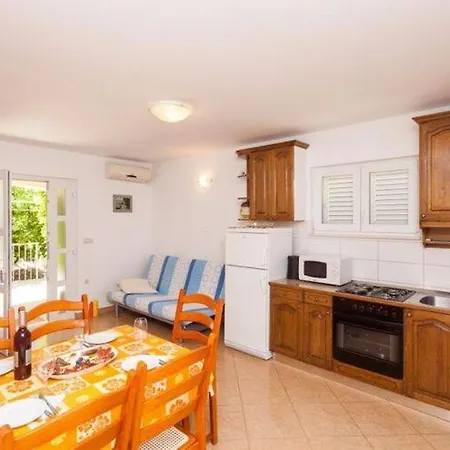 Mladenka- Two Bedroom With Terrace And Garden View * Orebić